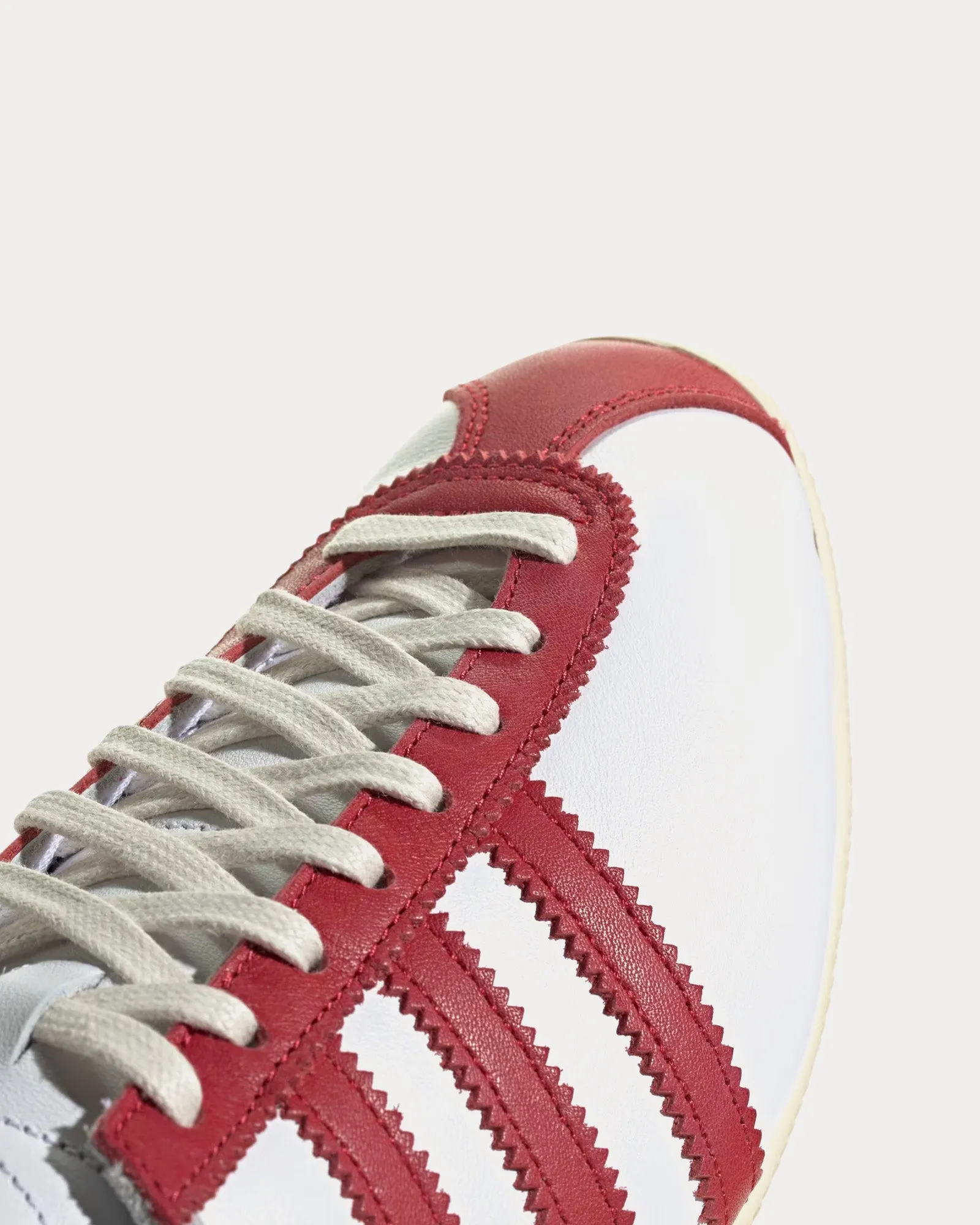 Japan Cloud White / Power Red / Cream White Low Top Sneakers