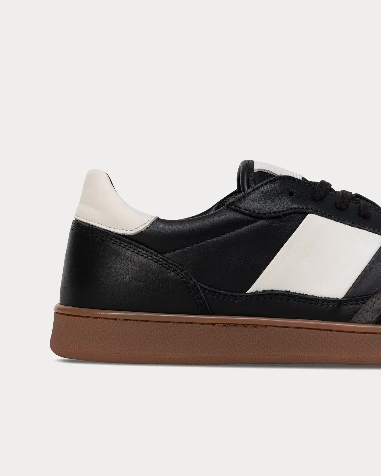 Pillar Court II Nero Low Top Sneakers