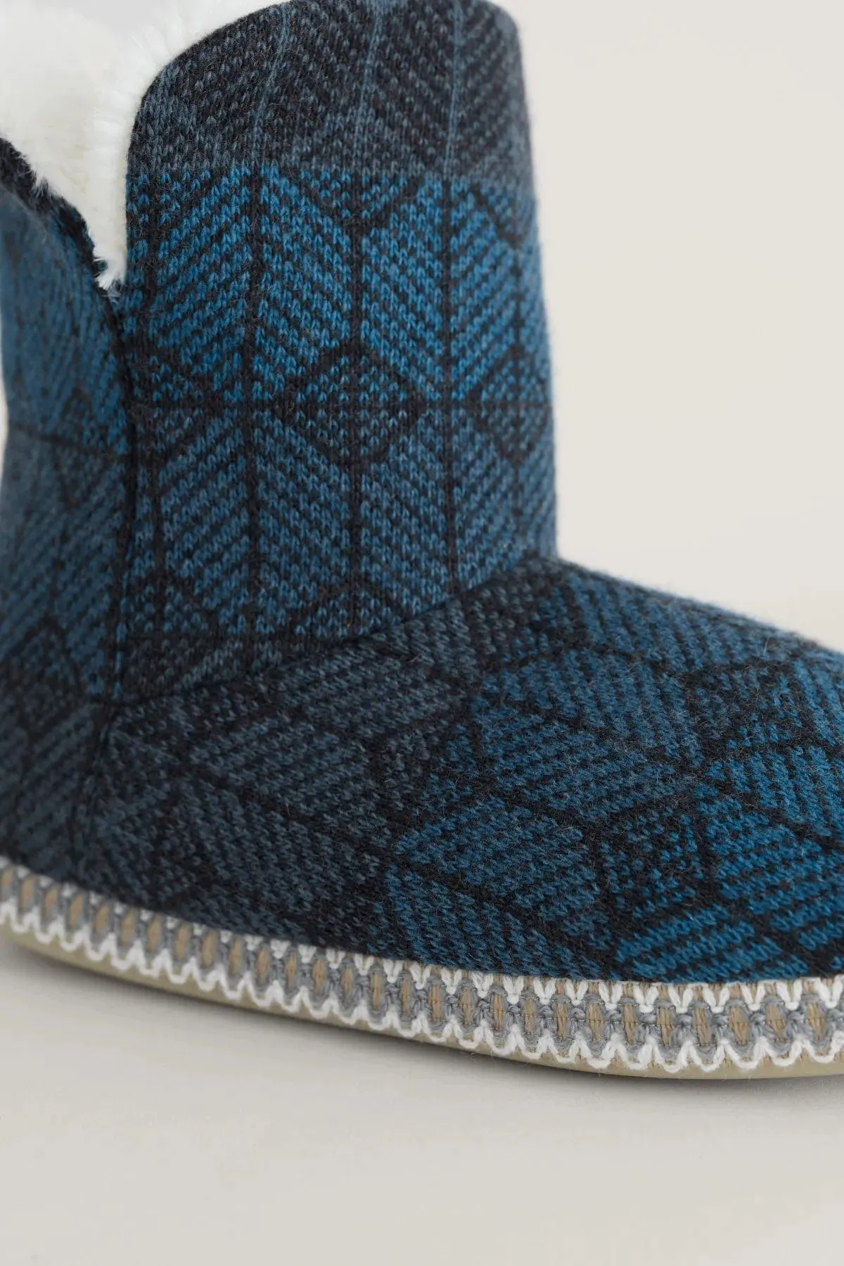 Snooze Slipper Booties - Lost Maze Storm
