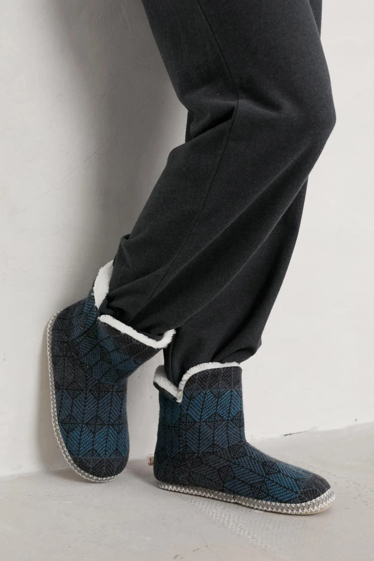 Snooze Slipper Booties - Lost Maze Storm